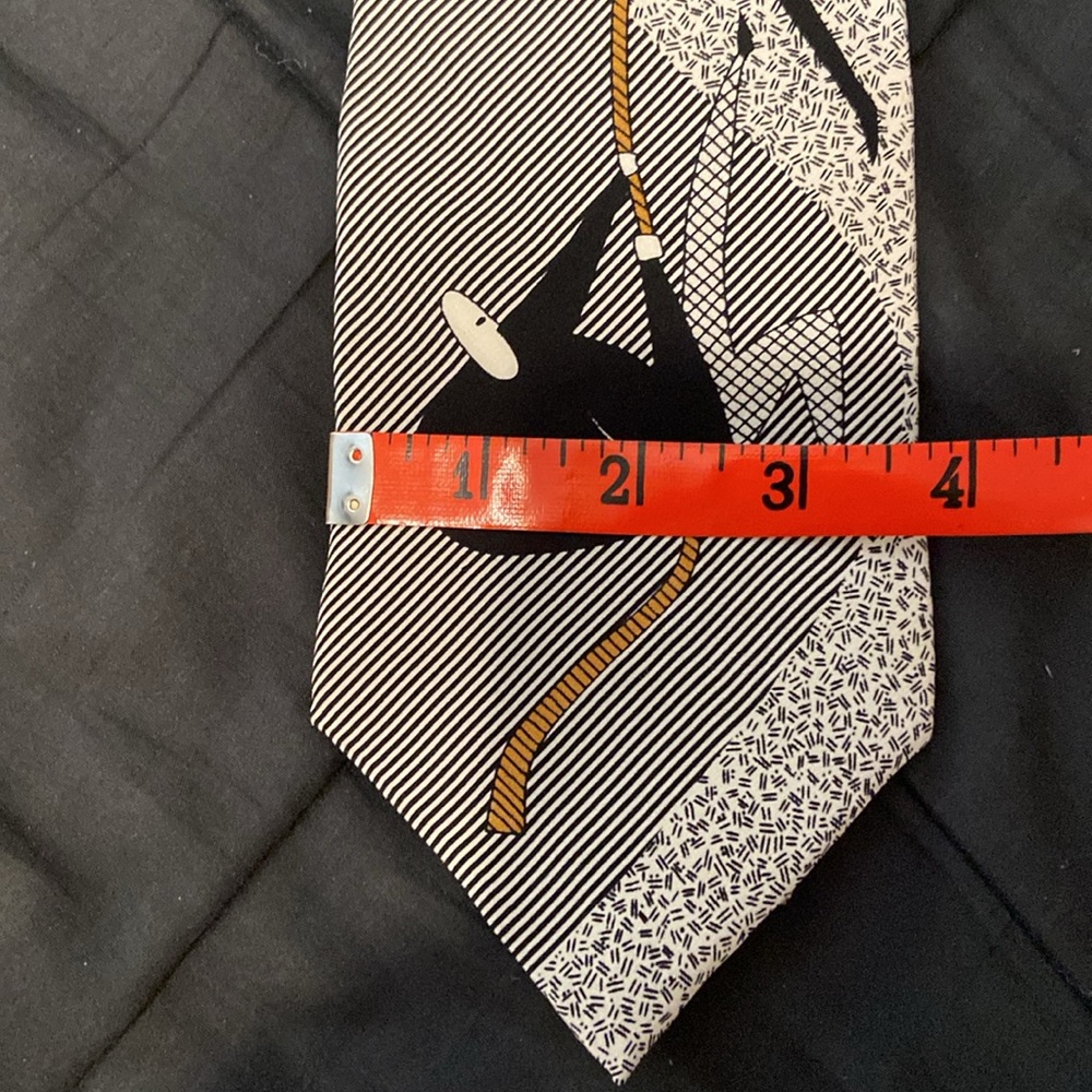 💙The Beatles Silk Tie with Unique Design (We Can Work It Out 1991 Apple Corp) - Picture 6 of 6